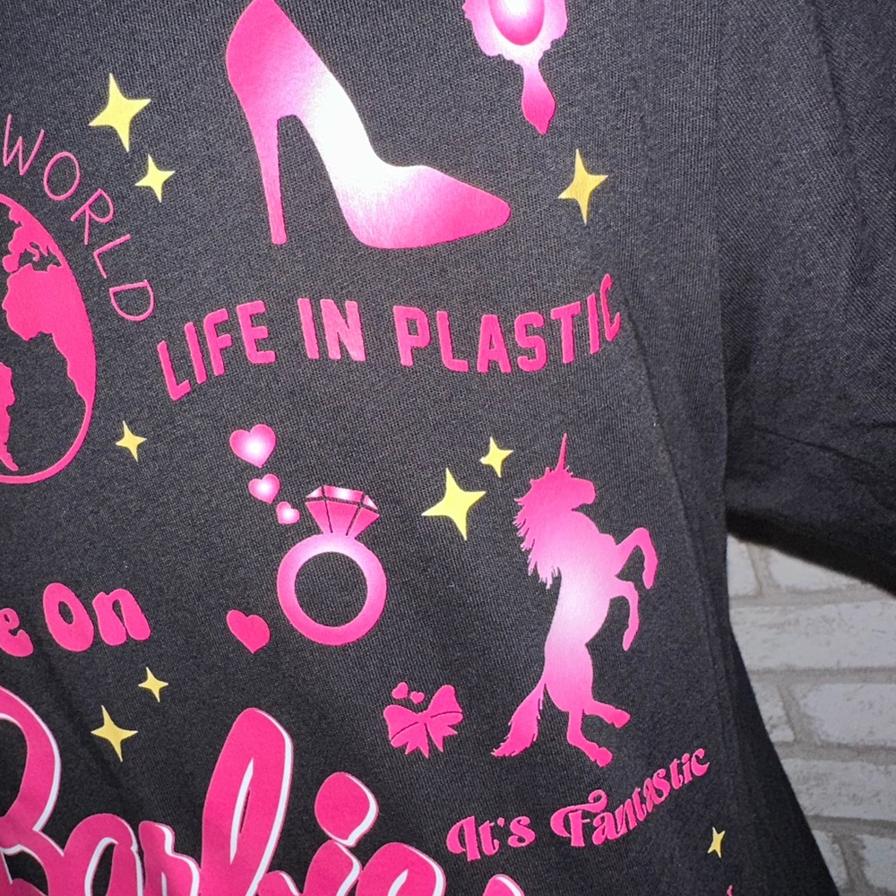 I’m a Barbie girl unisex short sleeve  T-shirt - Picture 3 of 7